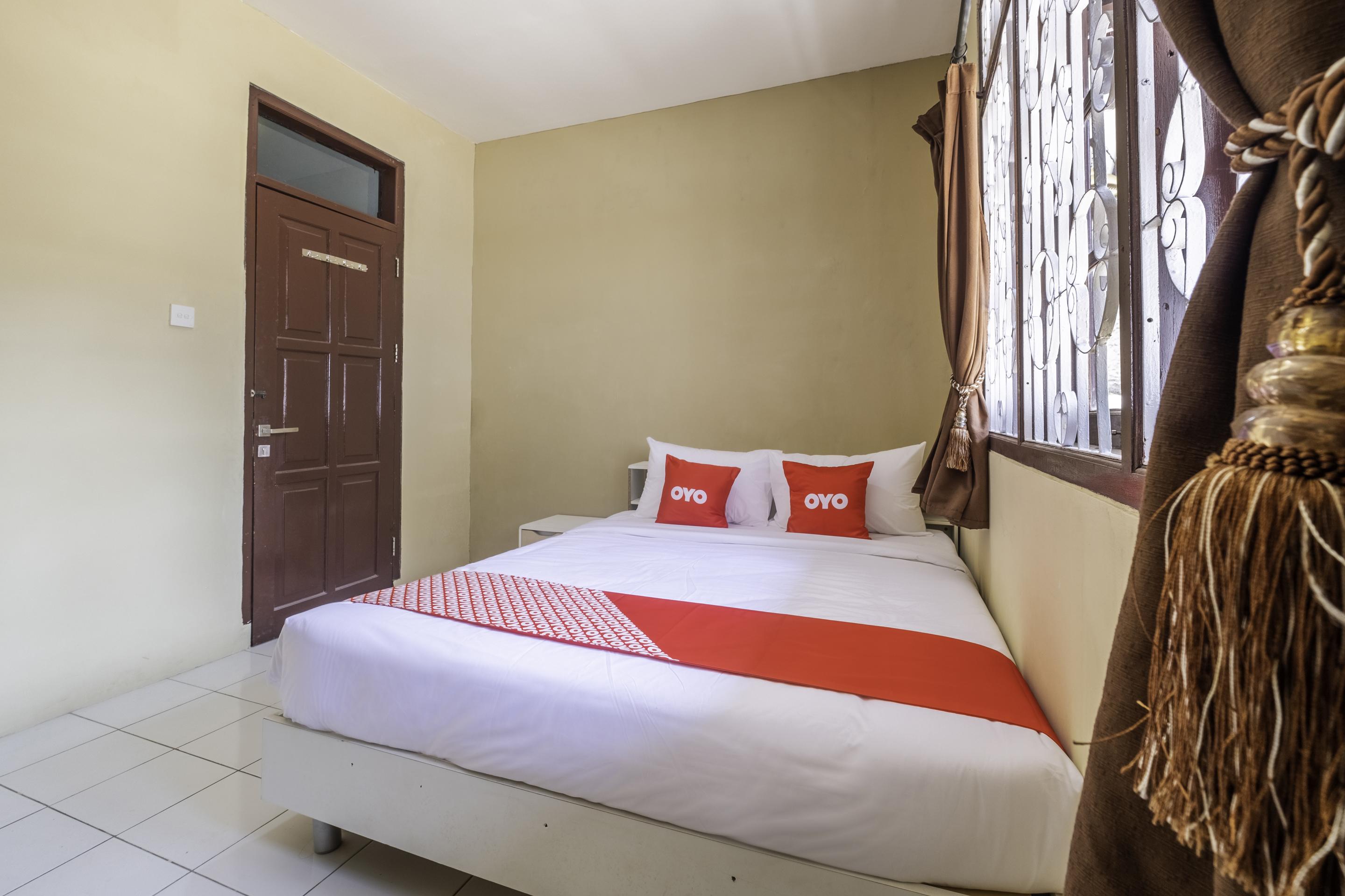 Super Oyo 1568 Stasiun Ka Cirebon Guest House Экстерьер фото
