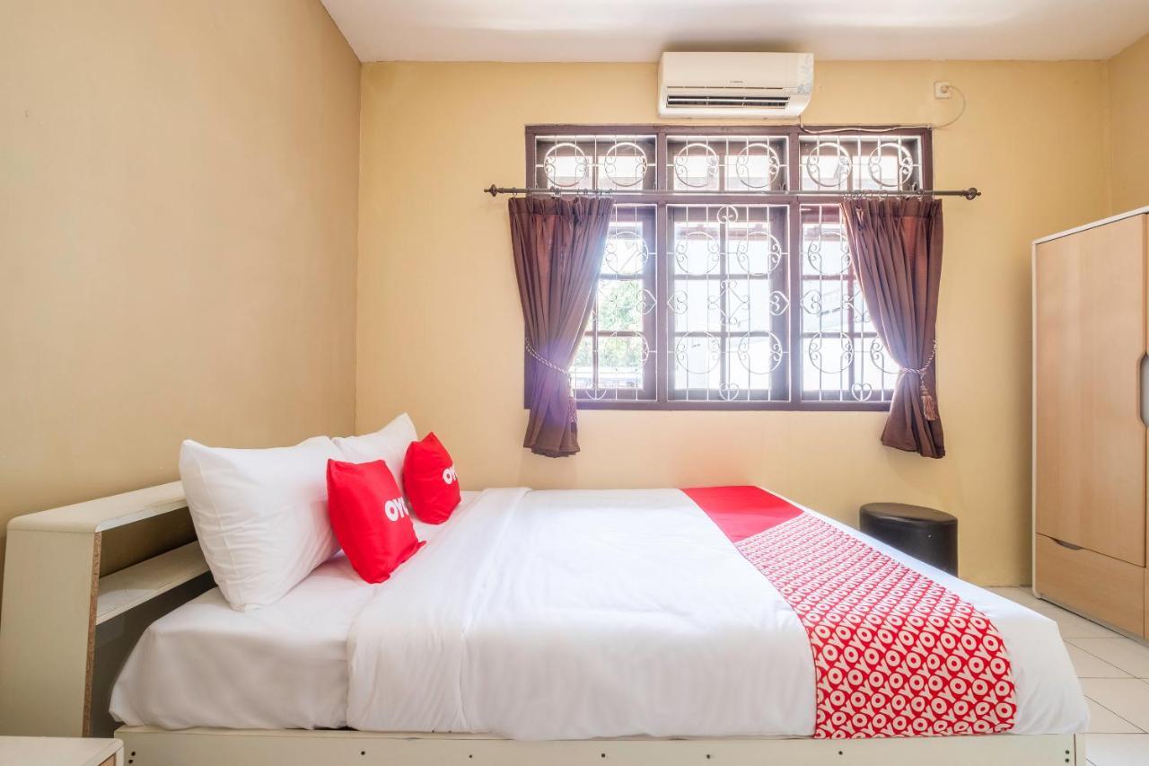 Super Oyo 1568 Stasiun Ka Cirebon Guest House Экстерьер фото