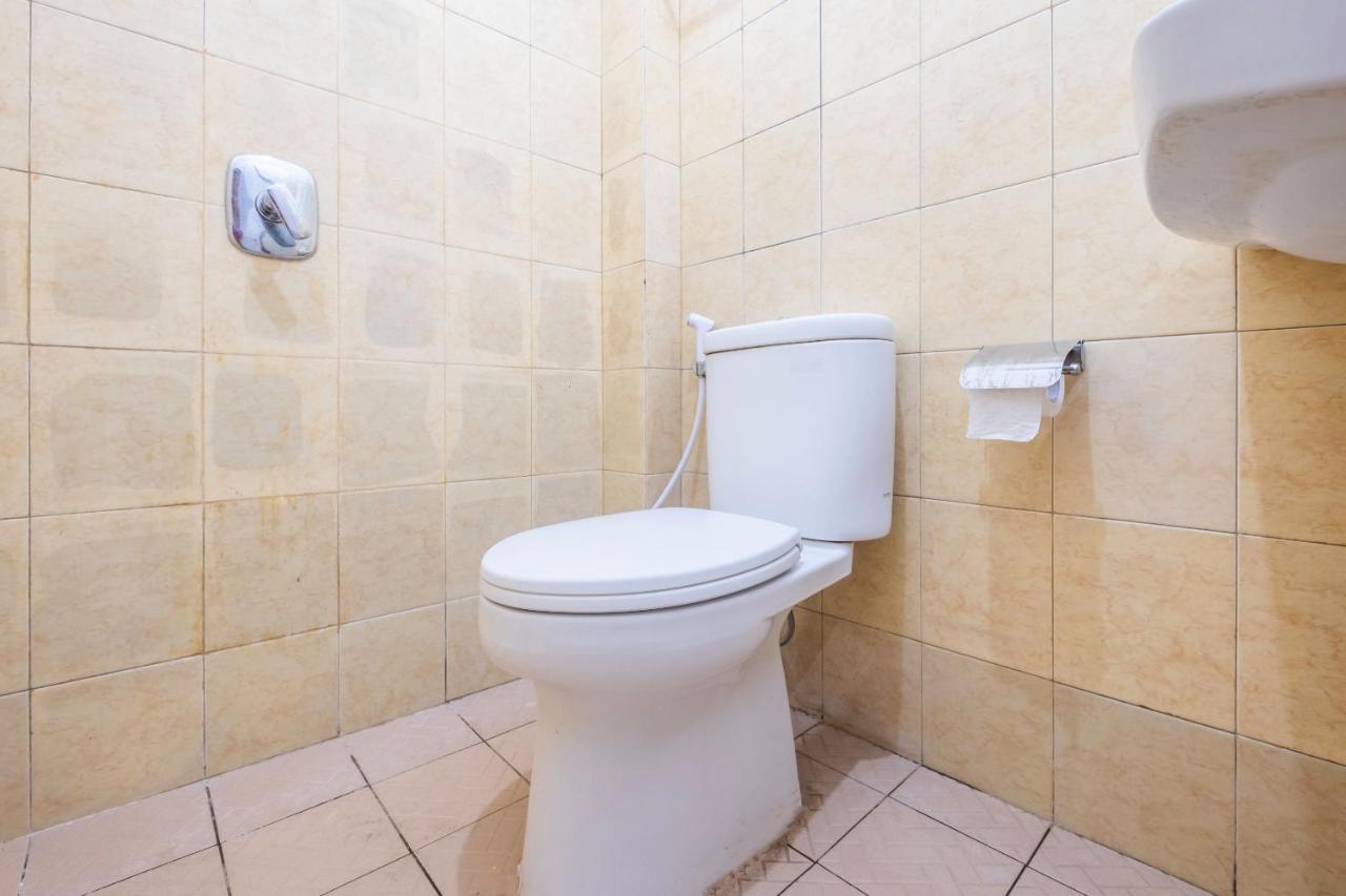 Super Oyo 1568 Stasiun Ka Cirebon Guest House Экстерьер фото